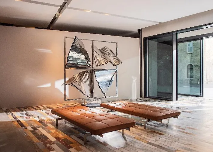 מלון Briig Boutique 4*